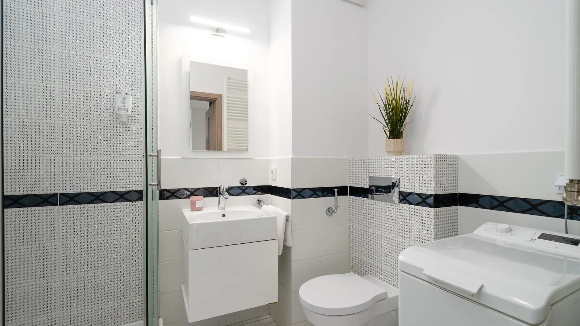 Central Warsaw Apartment - Great Location - One Bedroom Apartment - Kolejowa