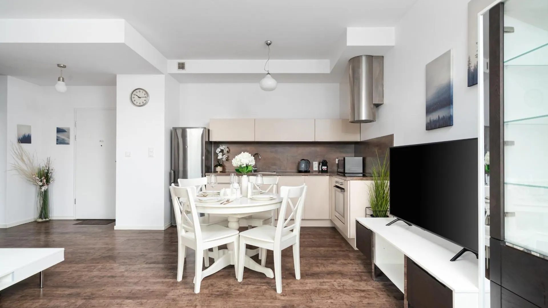 Central Warsaw Apartment - Great Location - One Bedroom Apartment - Kolejowa Poland