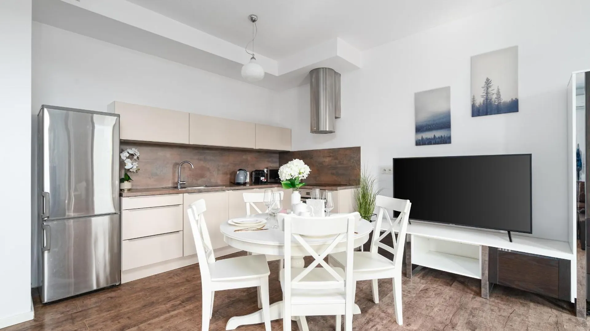Central Warsaw Apartment - Great Location - One Bedroom Apartment - Kolejowa Poland