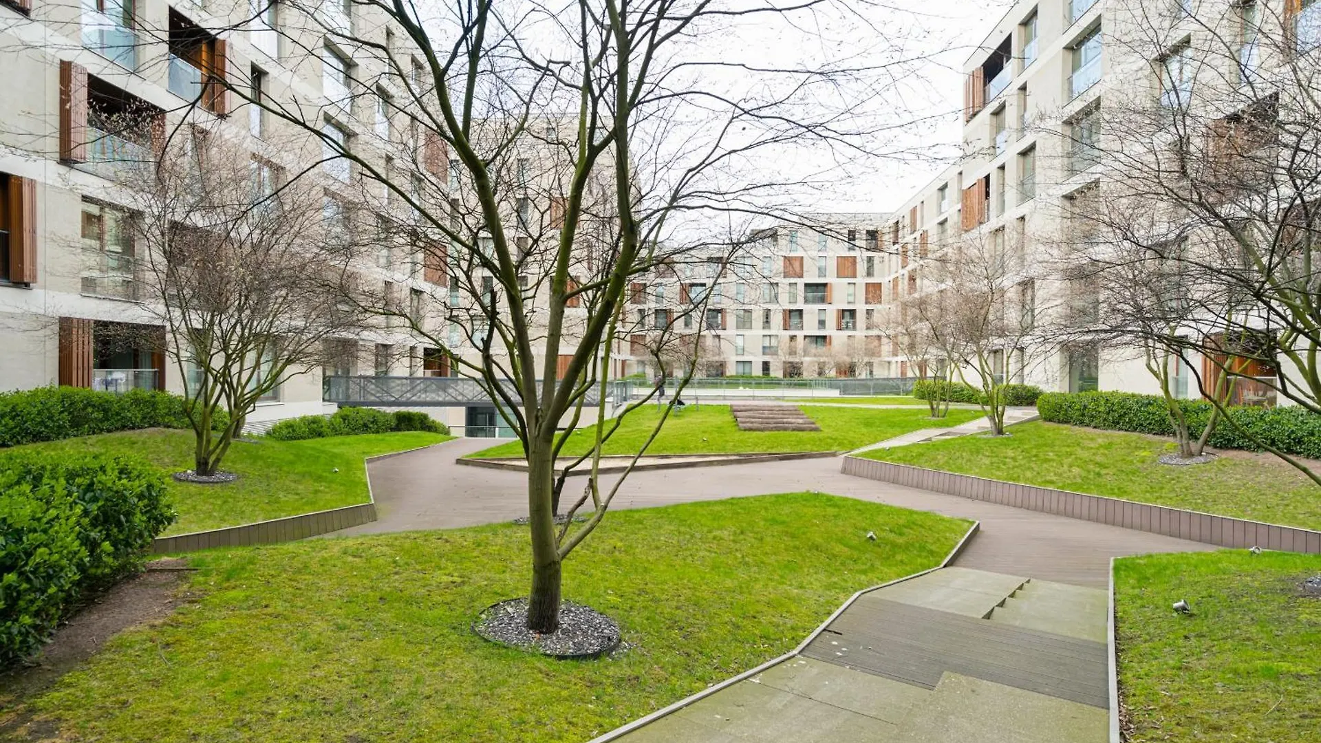 Central Warsaw Apartment - Great Location - One Bedroom Apartment - Kolejowa